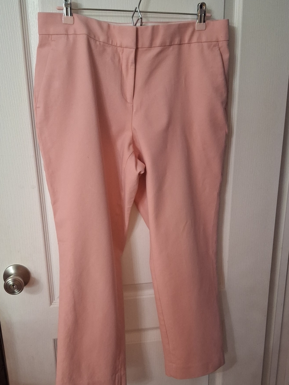 Ann Taylor Kate Fit Pink Cropped Pants  Like New  Size 10